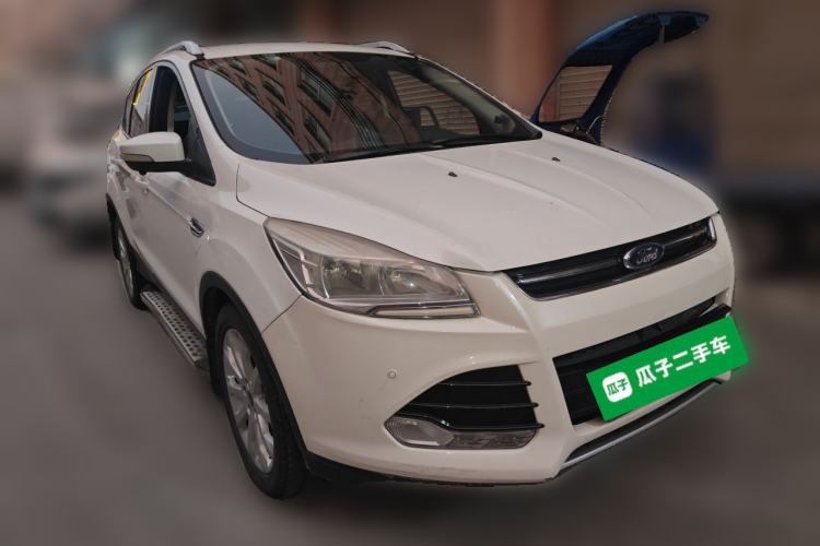 Used Ford Kuga 2015 1.5L GTDi Two-Wheel-Drive Comfort Model Front Right 45 Deg