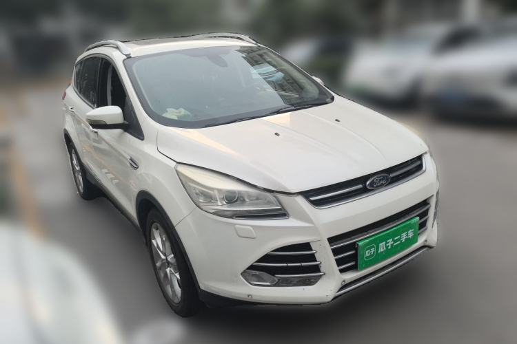 Used Ford Kuga 2015 2.0L GTDi Four-Wheel-Drive Sport Model Front Right 45 Deg