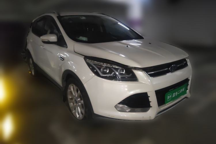 Used Ford Kuga 2015 1.5L GTDi Two-Wheel-Drive Comfort Model Front Right 45 Deg