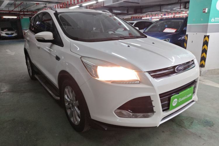 Used Ford Kuga 2015 1.5L GTDi Two-Wheel-Drive Comfort Model Front Right 45 Deg