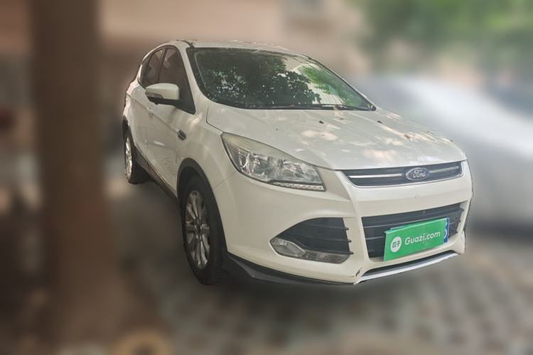 Used Ford Kuga 2015 1.5L GTDi Two-Wheel-Drive Comfort Model Front Right 45 Deg