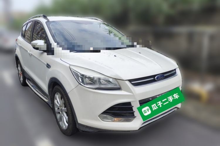Used Ford Kuga 2015 1.5L GTDi Two-Wheel-Drive Comfort Model Front Right 45 Deg