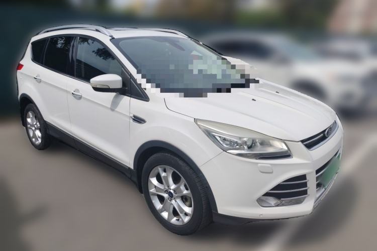 Used Ford Kuga 2015 2.0L GTDi Four-Wheel-Drive Sport Model Front Right 45 Deg