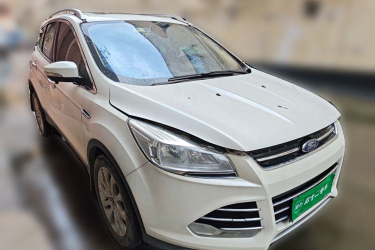 Used Ford Kuga 2015 1.5L GTDi Two-Wheel Drive Fashion Edition Front Right 45 Deg
