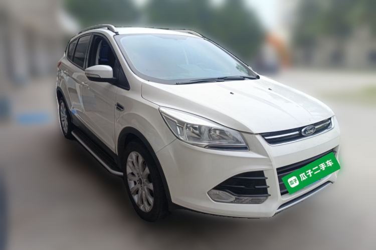 Used Ford Kuga 2015 1.5L GTDi Two-Wheel-Drive Comfort Model Front Right 45 Deg
