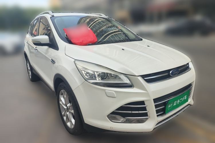 Used Ford Kuga 2015 2.0L GTDi Four-Wheel-Drive Sport Model Front Right 45 Deg
