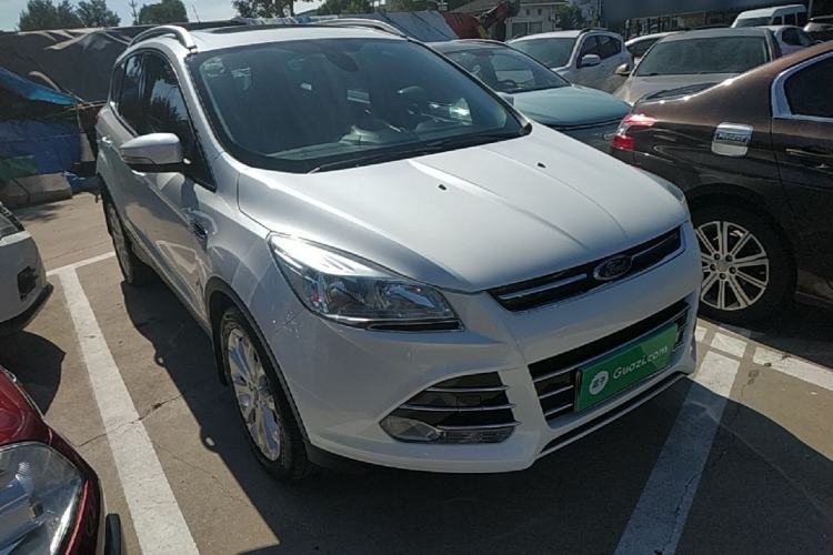 Used Ford Kuga 2015 1.5L GTDi Two-Wheel Drive Fashion Edition Front Right 45 Deg