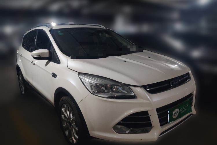 Used Ford Kuga 2015 1.5L GTDi Four-Wheel-Drive Elite Model Front Right 45 Deg