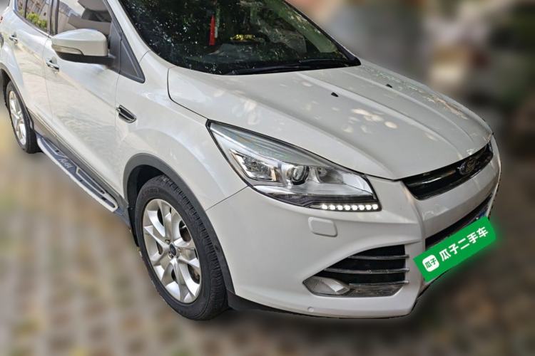 Used Ford Kuga 2015 2.0L GTDi Four-Wheel-Drive Sport Model Front Right 45 Deg