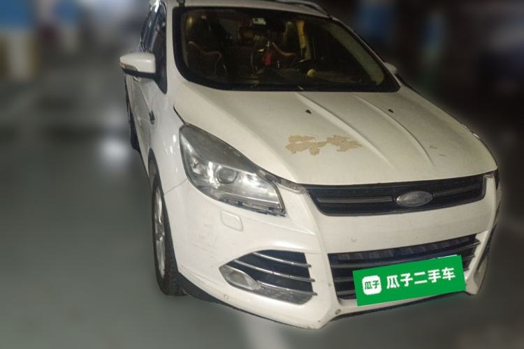Used Ford Kuga 2015 2.0L GTDi Four-Wheel-Drive Sport Model Front Right 45 Deg