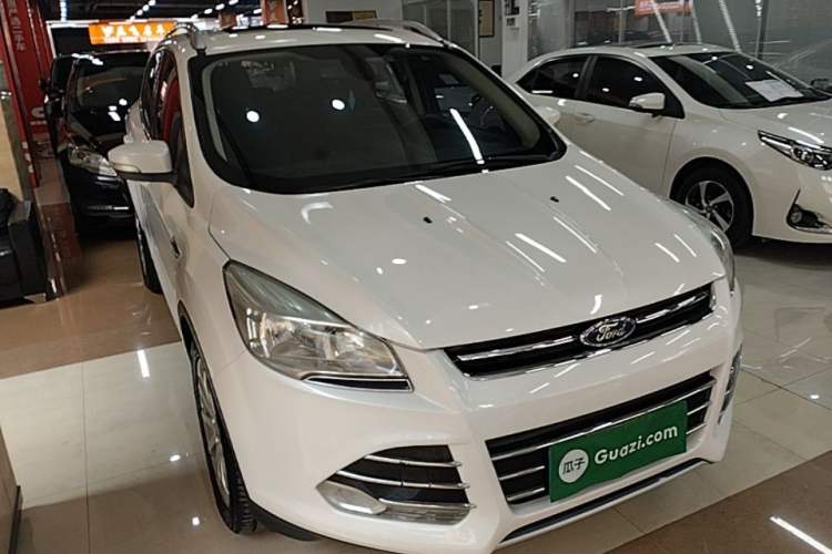 Used Ford Kuga 2015 1.5L GTDi Two-Wheel Drive Fashion Edition Front Right 45 Deg
