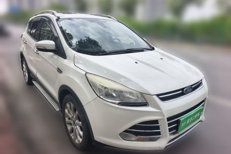 Used Ford Kuga 2015 1.5L GTDi Four-Wheel-Drive Elite Model Front Right 45 Deg