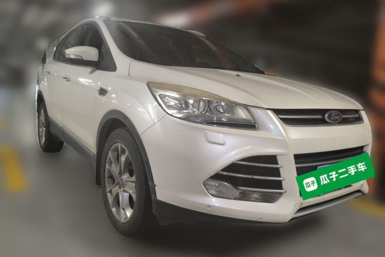 Used Ford Kuga 2015 2.0L GTDi Four-Wheel-Drive Sport Model Front Right 45 Deg