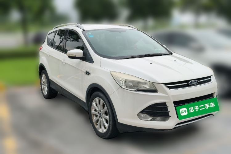 Used Ford Kuga 2015 1.5L GTDi Two-Wheel-Drive Comfort Model Front Right 45 Deg