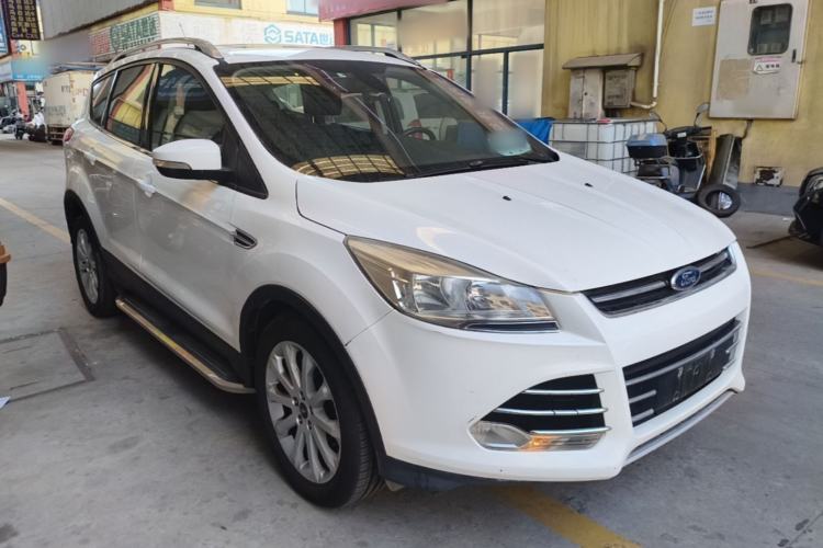 Used Ford Kuga 2015 1.5L GTDi Two-Wheel Drive Fashion Edition Front Right 45 Deg