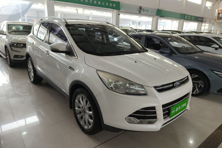 Used Ford Kuga 2015 1.5L GTDi Two-Wheel Drive Fashion Edition Front Right 45 Deg