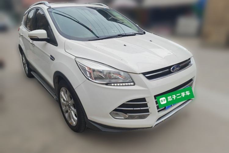 Used Ford Kuga 2015 1.5L GTDi Four-Wheel-Drive Elite Model Front Right 45 Deg