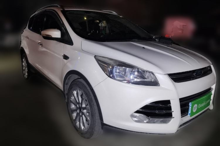 Used Ford Kuga 2015 1.5L GTDi Four-Wheel-Drive Elite Model Front Right 45 Deg