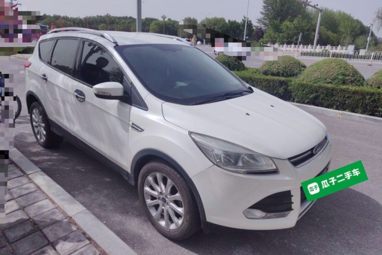 Used Ford Kuga 2015 1.5L GTDi Two-Wheel-Drive Comfort Model Front Right 45 Deg