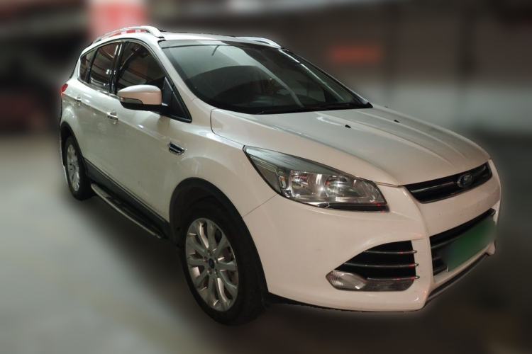 Used Ford Kuga 2015 1.5L GTDi Four-Wheel-Drive Elite Model Front Right 45 Deg
