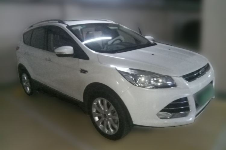 Used Ford Kuga 2015 1.5L GTDi Four-Wheel-Drive Elite Model Front Right 45 Deg