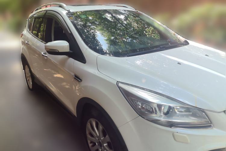 Used Ford Kuga 2015 2.0L GTDi Four-Wheel Drive Prestige Model Front Right 45 Deg