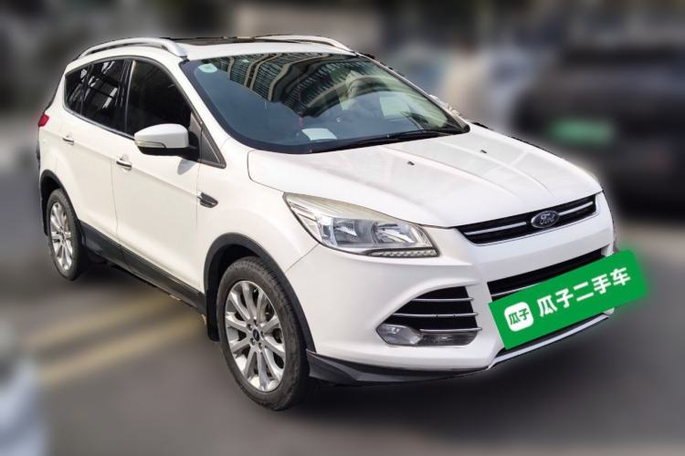 Used Ford Kuga 2015 1.5L GTDi Four-Wheel-Drive Elite Model Front Right 45 Deg