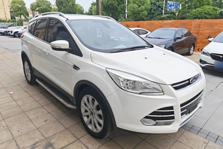 Used Ford Kuga 2015 1.5L GTDi Two-Wheel Drive Fashion Edition Front Right 45 Deg
