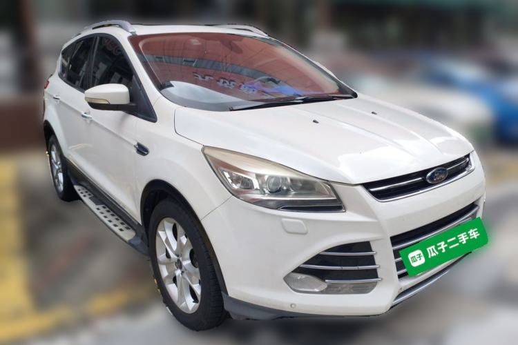Used Ford Kuga 2015 2.0L GTDi Four-Wheel-Drive Sport Model Front Right 45 Deg