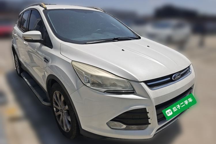 Used Ford Kuga 2015 1.5L GTDi Two-Wheel-Drive Comfort Model Front Right 45 Deg
