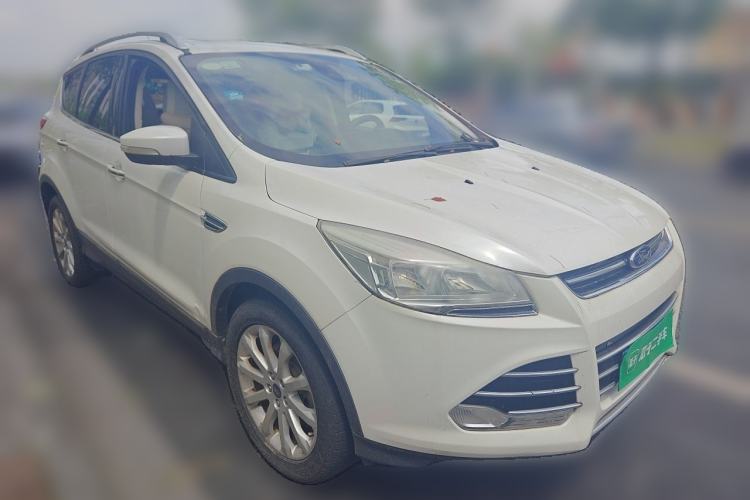 Used Ford Kuga 2015 1.5L GTDi Four-Wheel-Drive Elite Model Front Right 45 Deg
