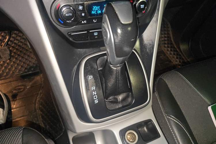 Used Ford Kuga 2015 1.5L GTDi Two-Wheel Drive Fashion Edition Gear Lever