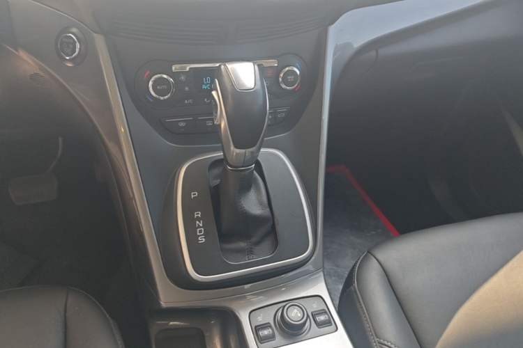 Used Ford Kuga 2015 2.0L GTDi Four-Wheel Drive Prestige Model Gear Lever