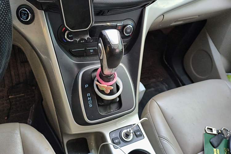 Used Ford Kuga 2015 1.5L GTDi Four-Wheel-Drive Elite Model Gear Lever