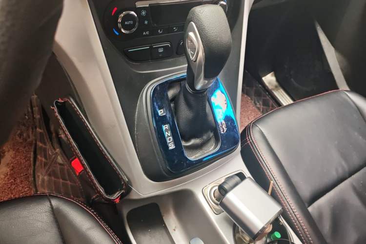 Used Ford Kuga 2015 1.5L GTDi Two-Wheel-Drive Comfort Model Gear Lever