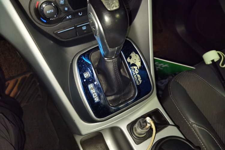 Used Ford Kuga 2015 1.5L GTDi Two-Wheel Drive Fashion Edition Gear Lever