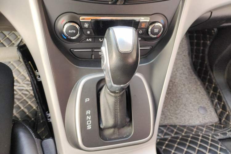Used Ford Kuga 2015 1.5L GTDi Two-Wheel Drive Fashion Edition Gear Lever