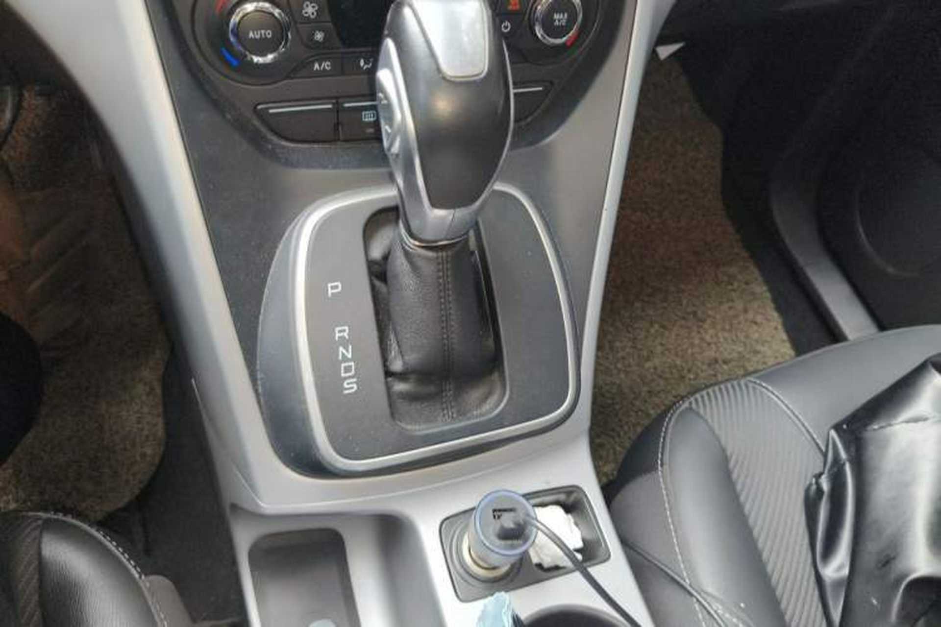 Used Ford Kuga 2015 1.5L GTDi Two-Wheel Drive Fashion Edition Gear Lever