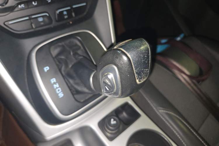 Used Ford Kuga 2015 1.5L GTDi Two-Wheel Drive Fashion Edition Gear Lever