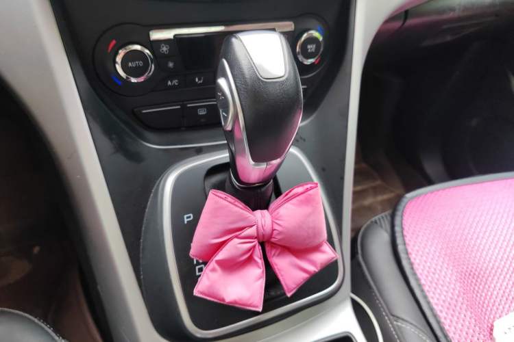 Used Ford Kuga 2015 1.5L GTDi Two-Wheel Drive Fashion Edition Gear Lever