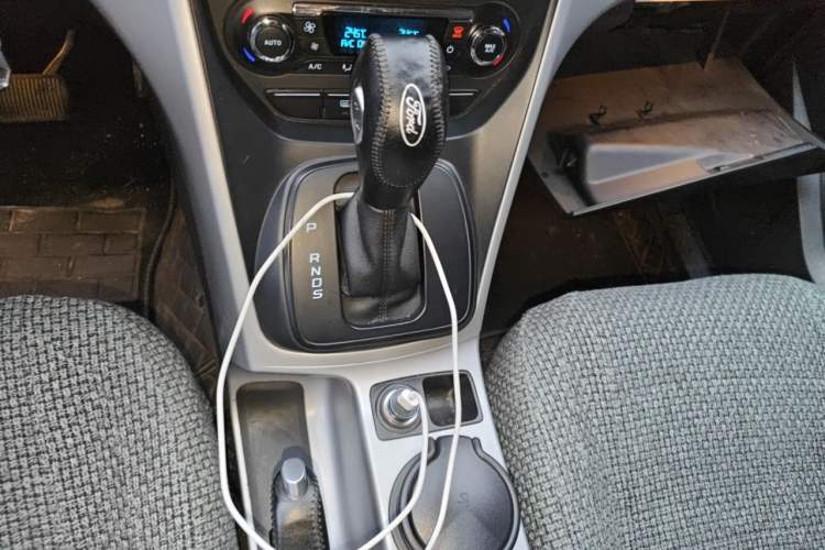 Used Ford Kuga 2015 1.5L GTDi Two-Wheel-Drive Comfort Model Gear Lever