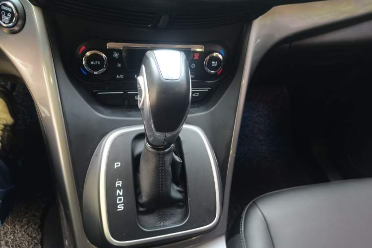 Used Ford Kuga 2015 1.5L GTDi Four-Wheel-Drive Elite Model Gear Lever