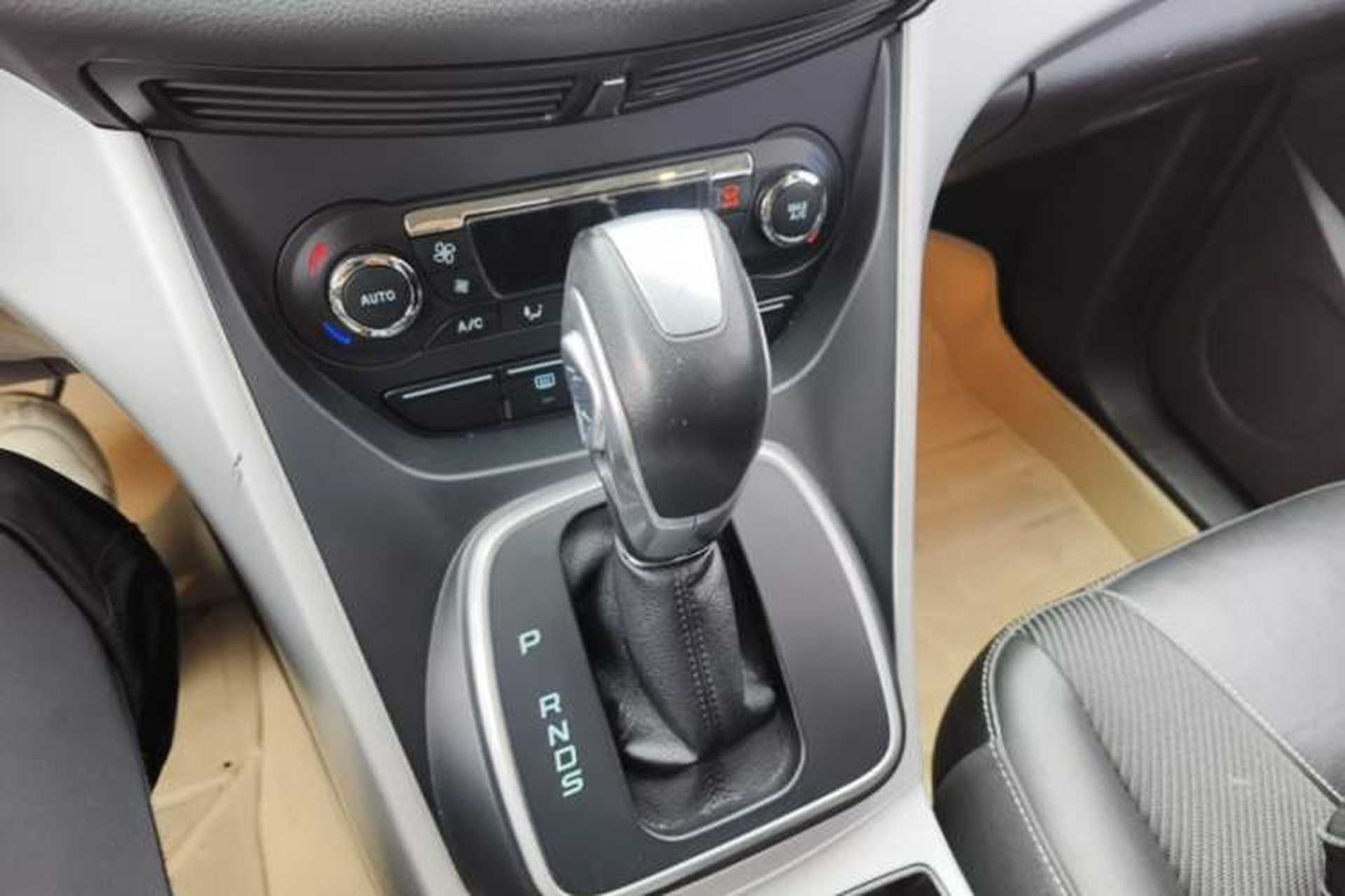 Used Ford Kuga 2015 1.5L GTDi Two-Wheel Drive Fashion Edition Gear Lever