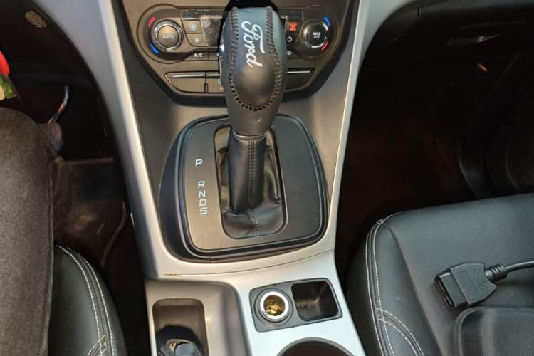 Used Ford Kuga 2015 1.5L GTDi Two-Wheel-Drive Comfort Model Gear Lever