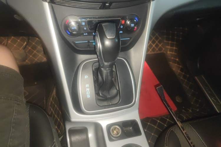 Used Ford Kuga 2015 1.5L GTDi Two-Wheel Drive Fashion Edition Gear Lever