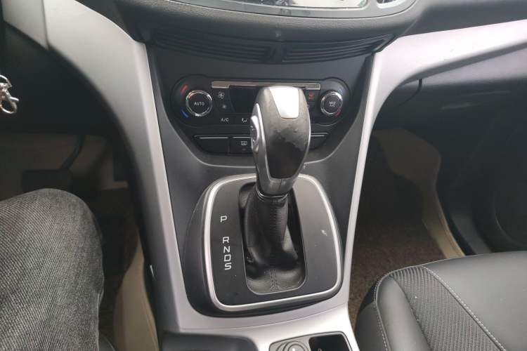 Used Ford Kuga 2015 1.5L GTDi Two-Wheel Drive Fashion Edition Gear Lever