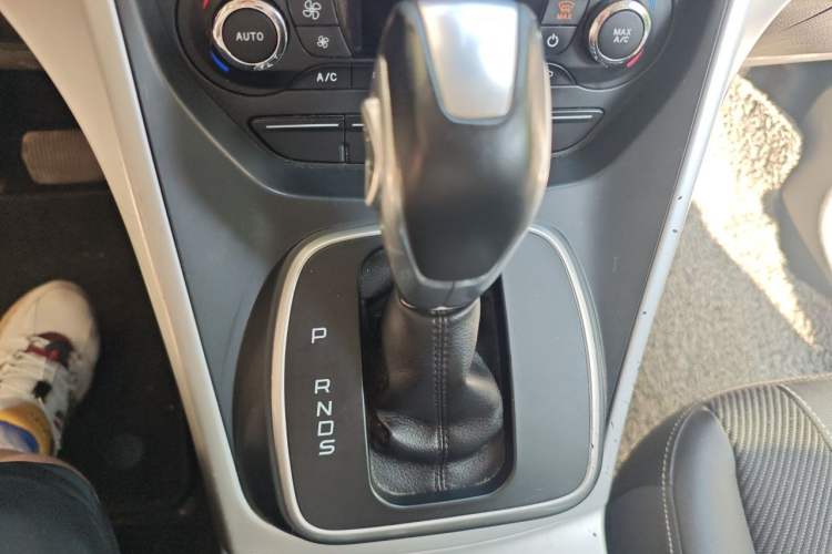Used Ford Kuga 2015 1.5L GTDi Two-Wheel Drive Fashion Edition Gear Lever