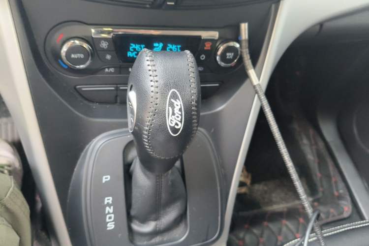 Used Ford Kuga 2015 1.5L GTDi Two-Wheel-Drive Comfort Model Gear Lever