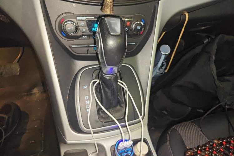 Used Ford Kuga 2015 1.5L GTDi Two-Wheel Drive Fashion Edition Gear Lever