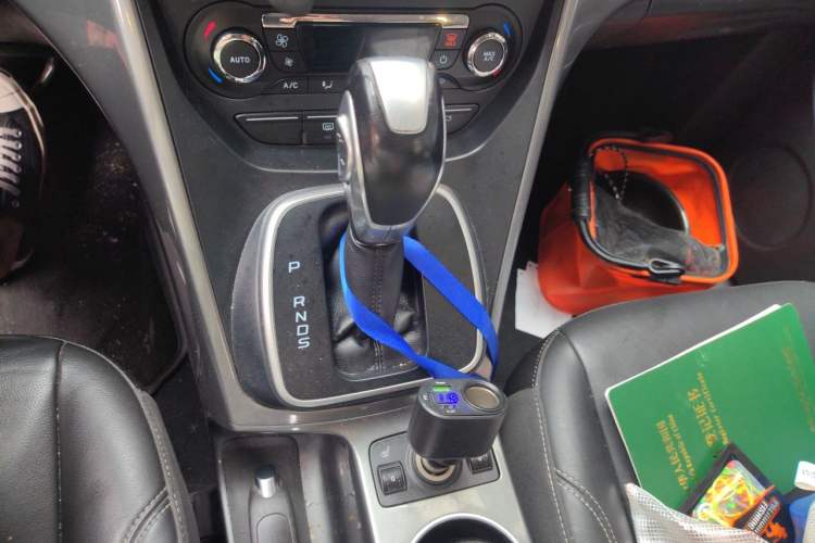 Used Ford Kuga 2015 2.0L GTDi Four-Wheel Drive Elite Model Gear Lever